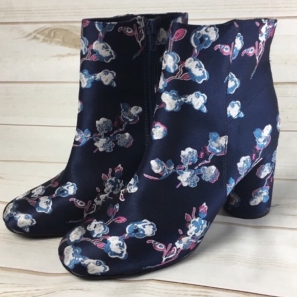 Urban Outfitters Shoes - Urban Outfitters Women’s Floral Juliet Booties 7